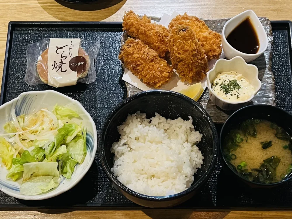黒澤惣三商店の牡蠣フライ定食